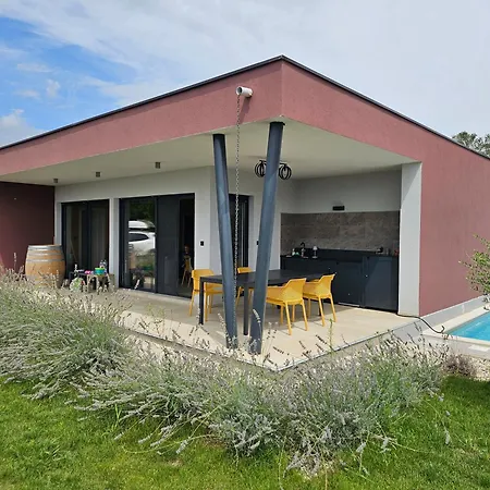 Dora With Private Pool Villa *
