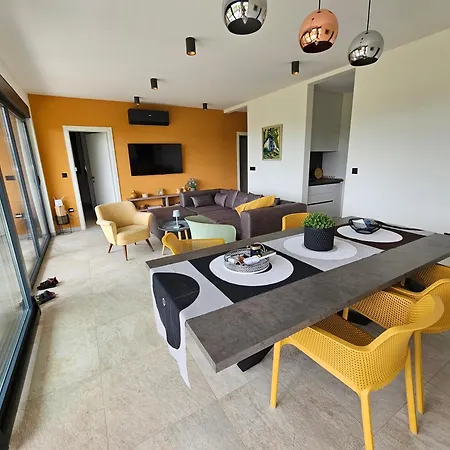 Dora With Private Pool Villa *