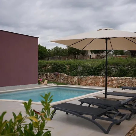 Dora With Private Pool Villa *